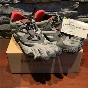 Vibram Five Finger V-Trail Barefoot Shoes Sz 37